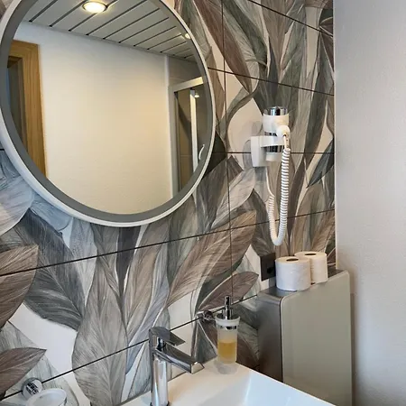 Eden Und Simonella Apartment