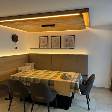 Apartment Eden Und Simonella Saas-Grund