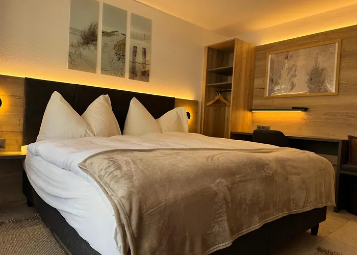 Eden Und Simonella Saas-Grund